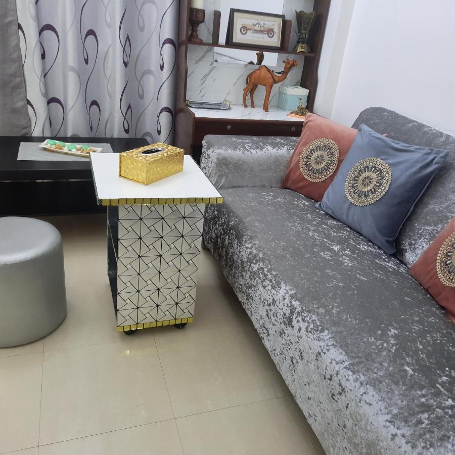 Beach Side Private Room At Sharjah-Dubai Border Exterior foto